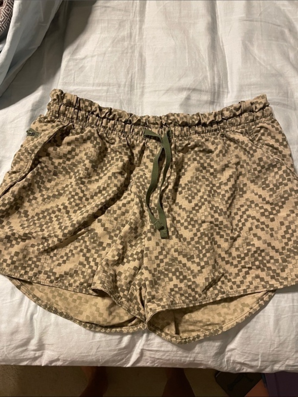 EUC The North Face nylon outdoor shorts